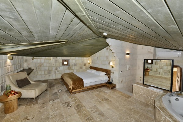 Evanthia Cave Hotel